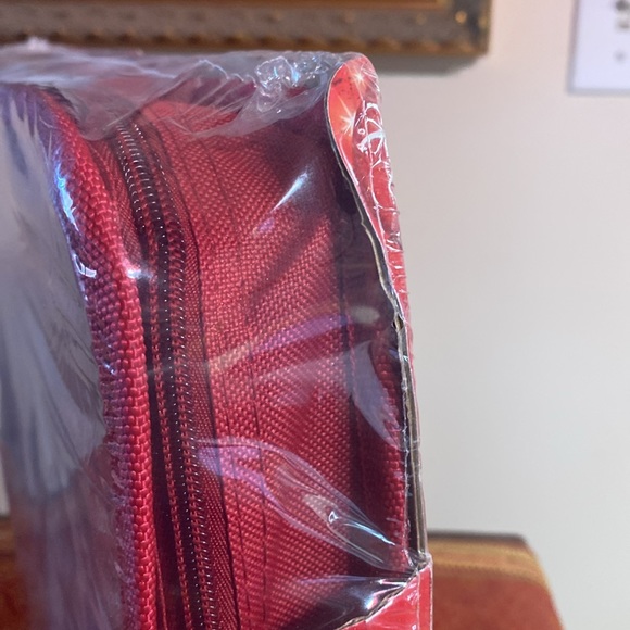 High School Musical 3 Senior Year CD Board Game with portfolio case. SEALED - Picture 5 of 7